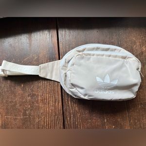 Adidas crème and white Fanny pack
